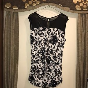 Black and white sexy sleeveless top